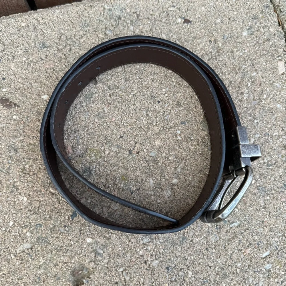 LEVIS Boys Reversible Black Brown Bonded Leather Belt Size 26-28
